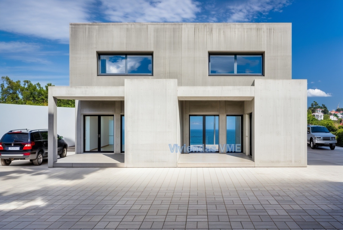 Casas entre medianeras con patio interior y garaje